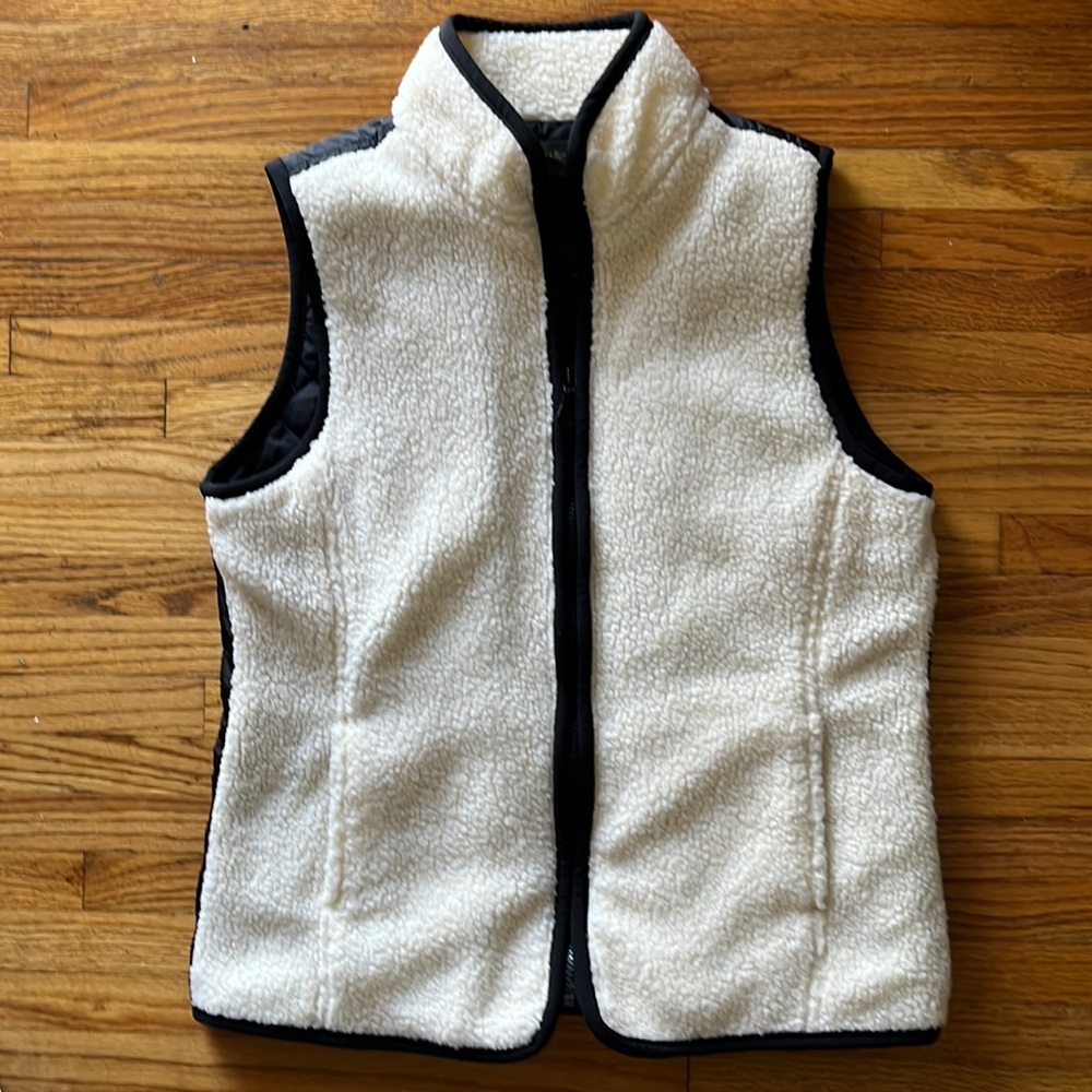 Banana Republic  Natural Sherpa Fleece Womens Vest Sz M